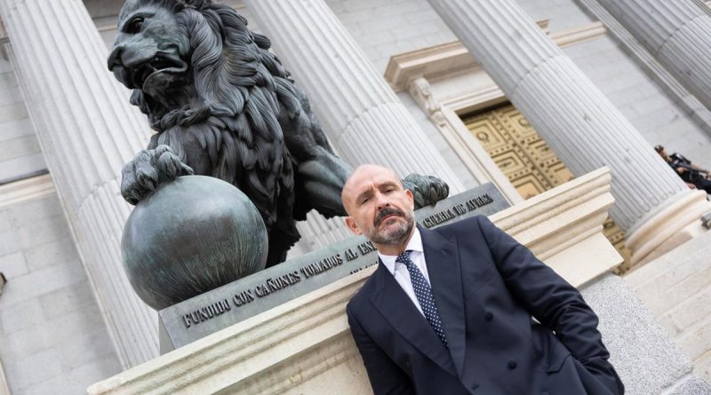 Jaime Santos (PP) pide informes psicosociales para el cambio de sexo: "La autodeterminación de género es una ficción"
