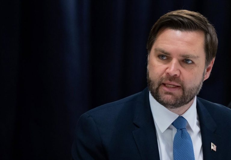 JD Vance destapa el caos en la era Trump: "Arruinamos por completo los archivos de Epstein"