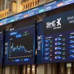 Trump amenaza a España y hunde el Ibex-35: El selectivo cae un 3% por el posible corte de comercio