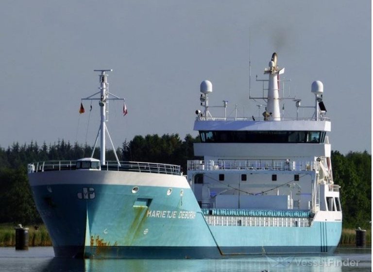 Tragedia en Alcatraz: Se hunde un barco de paseo con 20 personas a bordo