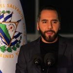 El Salvador: Bukele acumula 90.000 detenidos y 470 muertes bajo custodia