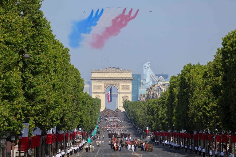 Macron exhibe músculo militar en el 14 de julio francés: foco en Ucrania y Europa