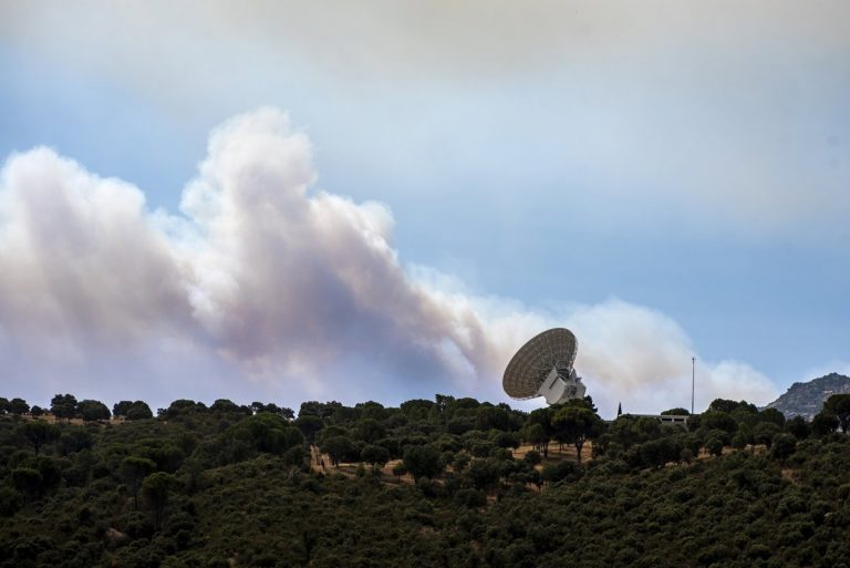 Robledo de Chavela: El incendio amenaza la base de la NASA | Última hora