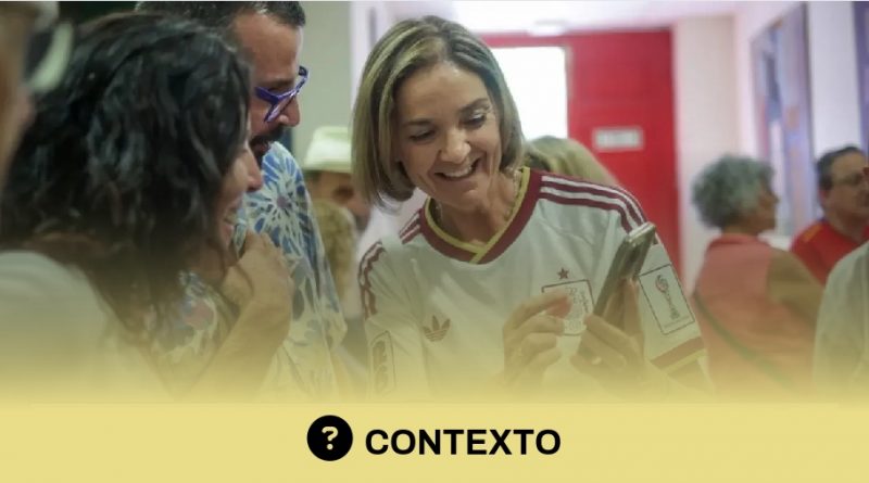 España celebra la victoria ante Francia: la camiseta blanca une al país 16 años después
