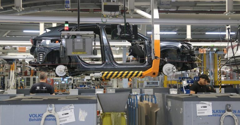 La UE impone un 25% de plástico reciclado en coches a partir de 2036
