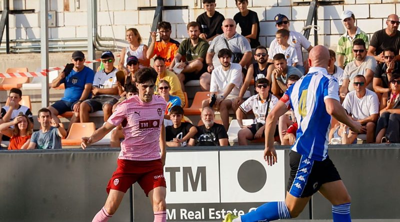 Javi Guerra: "Tengo contrato y estoy aquí"