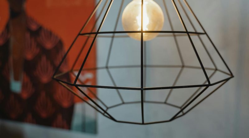 Precio luz 205€: REE activa alerta a industria por escasez este domingo 2 de agosto
