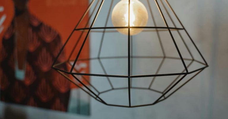 Precio luz agosto: Se dispara y marca un mes negro para las facturas