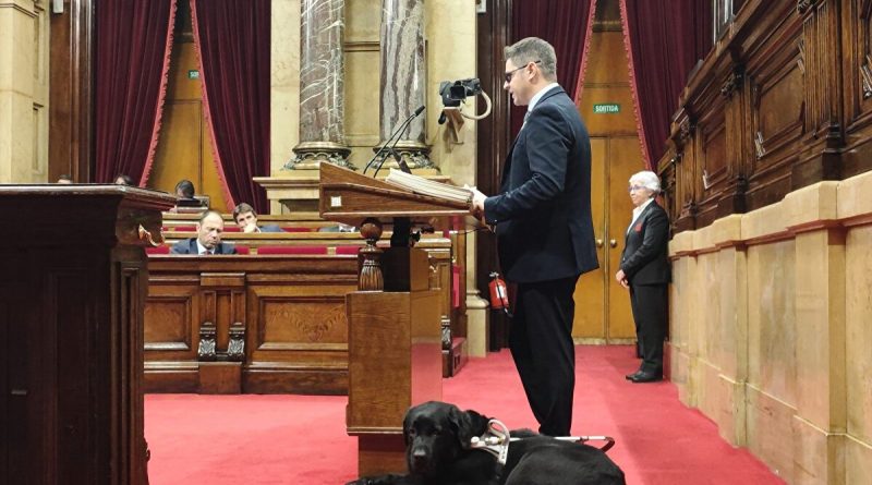Diputado de Junts denuncia trato vejatorio en comisaría por idioma