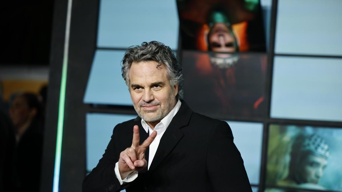 Más de 180 artistas judíos firman carta contra fusión Warner-Paramount